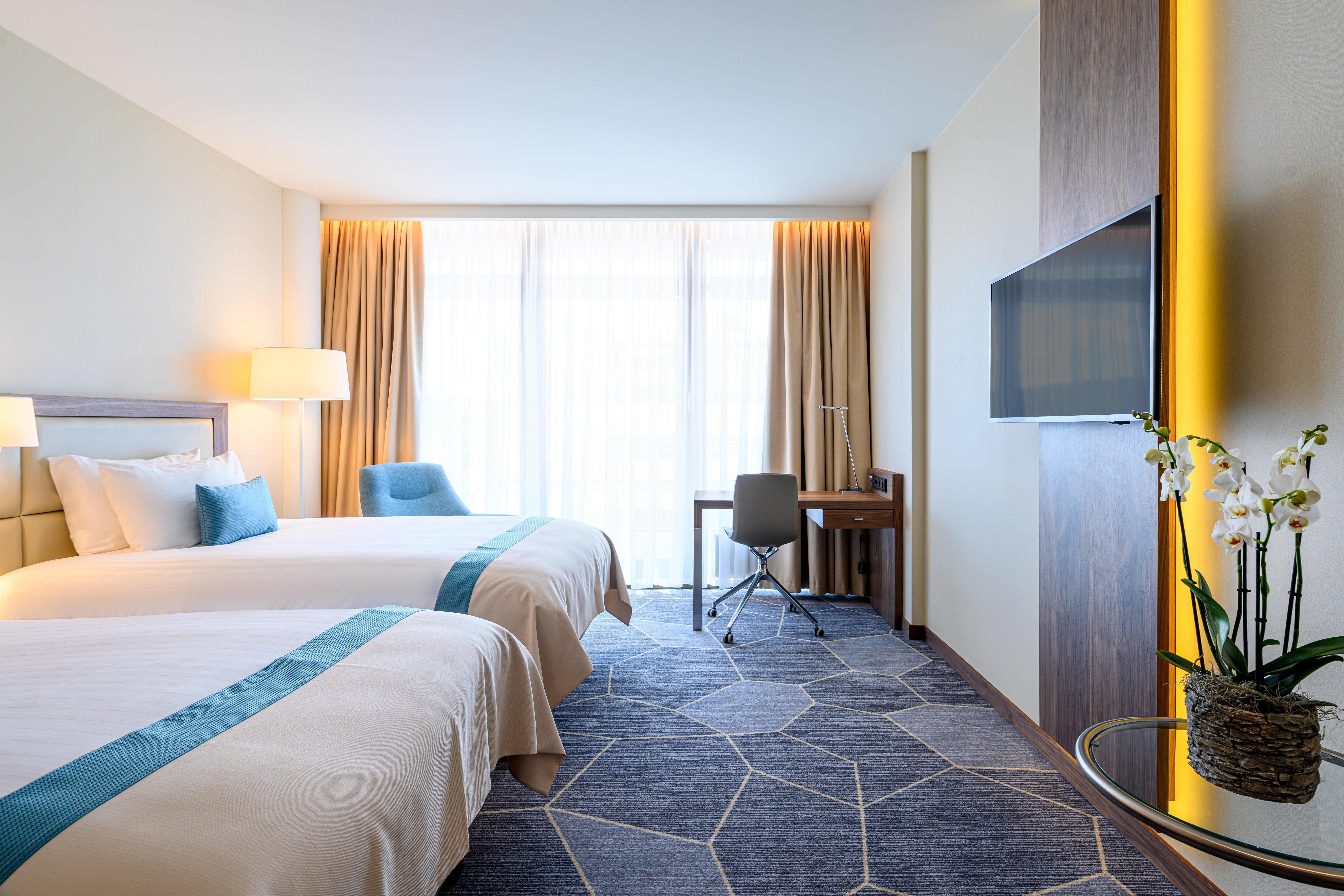 คราวน์ พลาซา มาสทริชท์ Hotel ภายนอก รูปภาพ