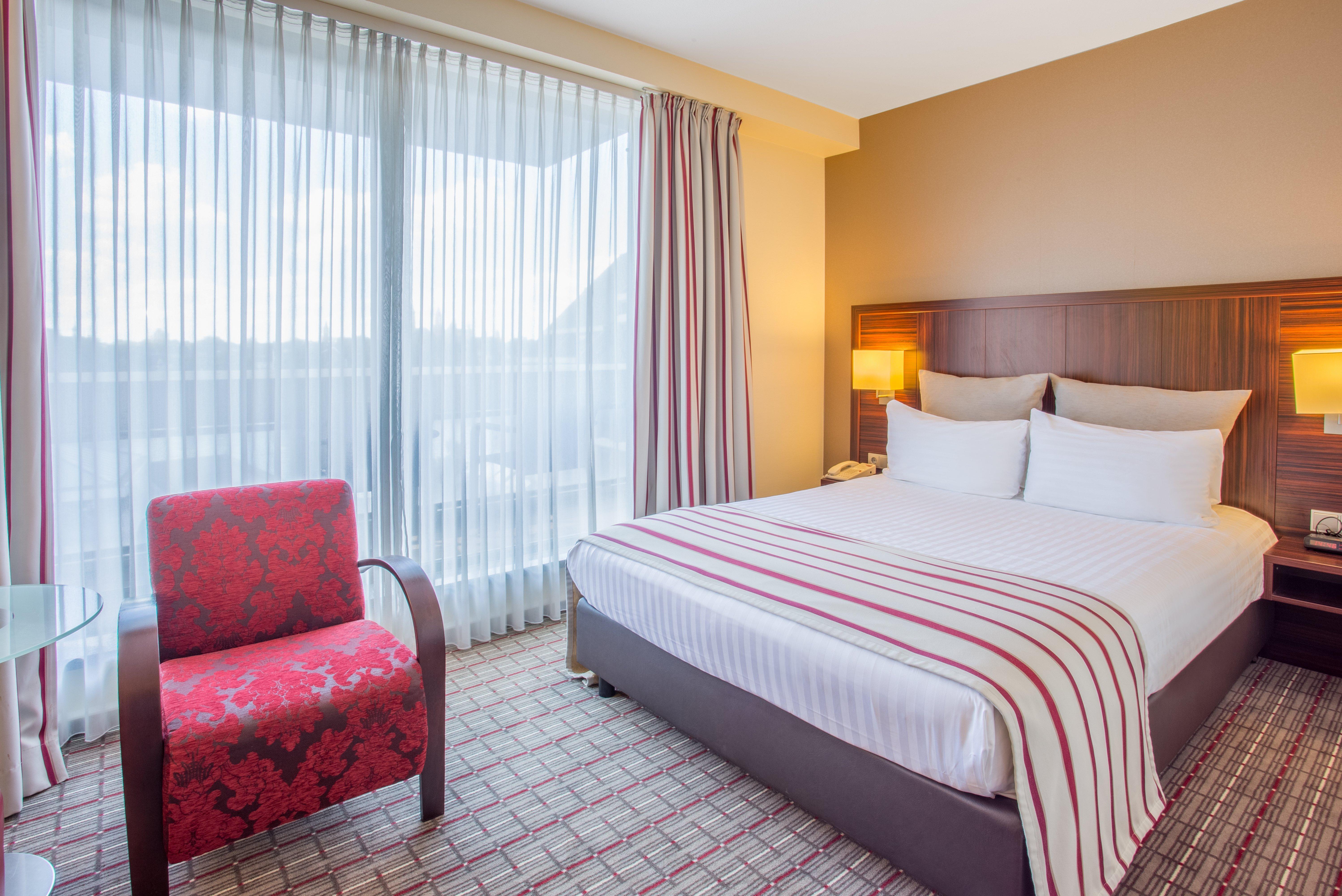 คราวน์ พลาซา มาสทริชท์ Hotel ภายนอก รูปภาพ