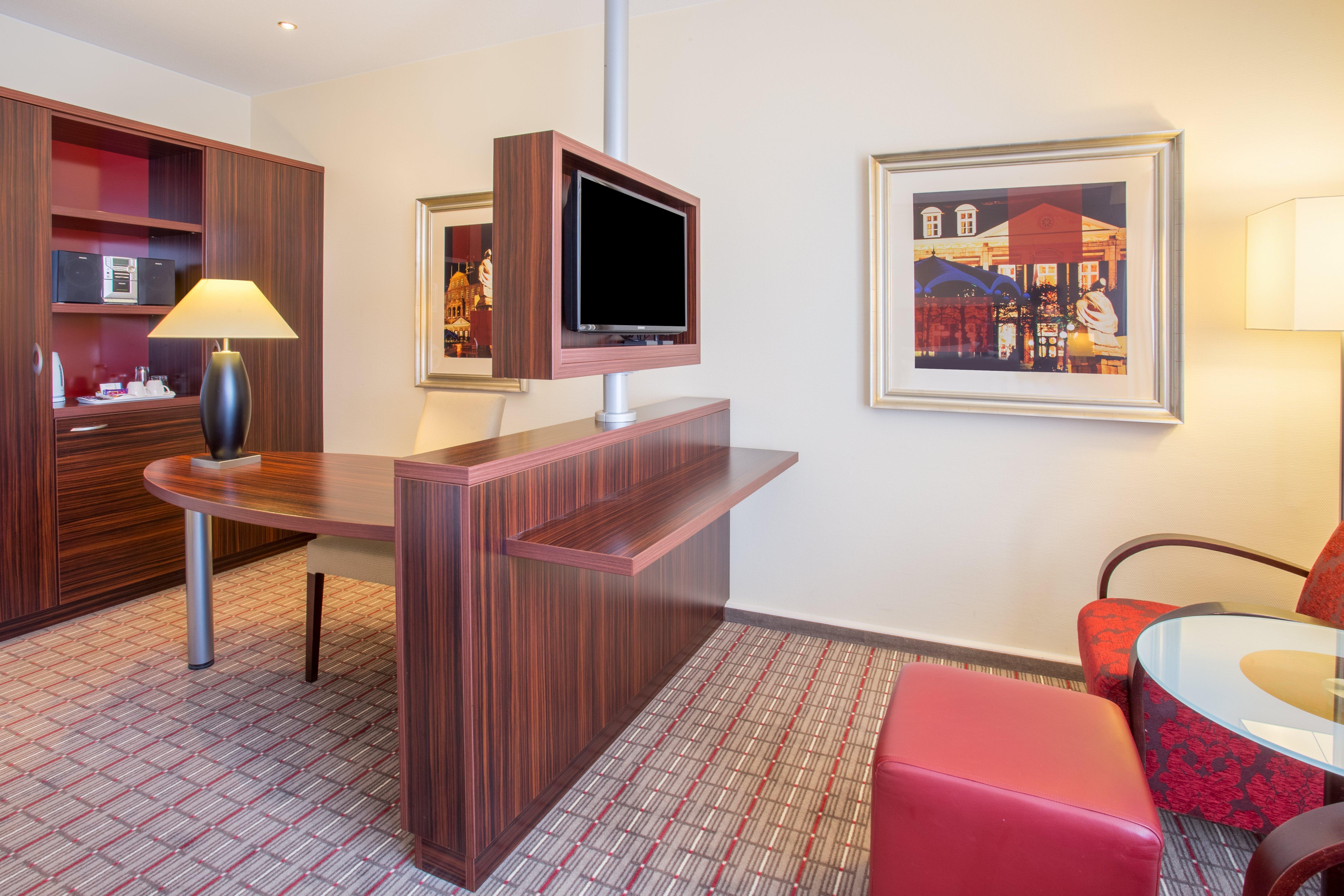 คราวน์ พลาซา มาสทริชท์ Hotel ภายนอก รูปภาพ