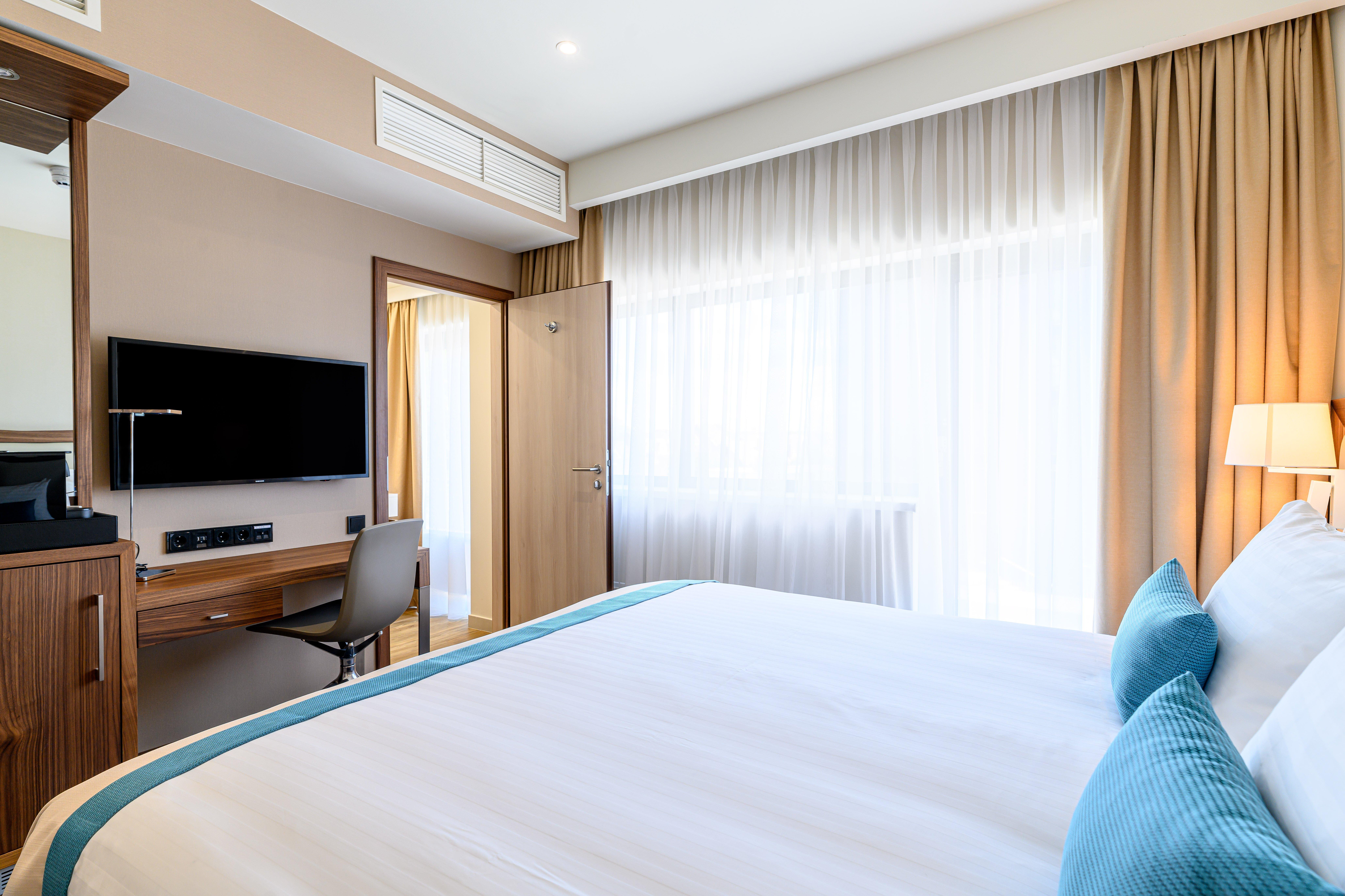 คราวน์ พลาซา มาสทริชท์ Hotel ภายนอก รูปภาพ
