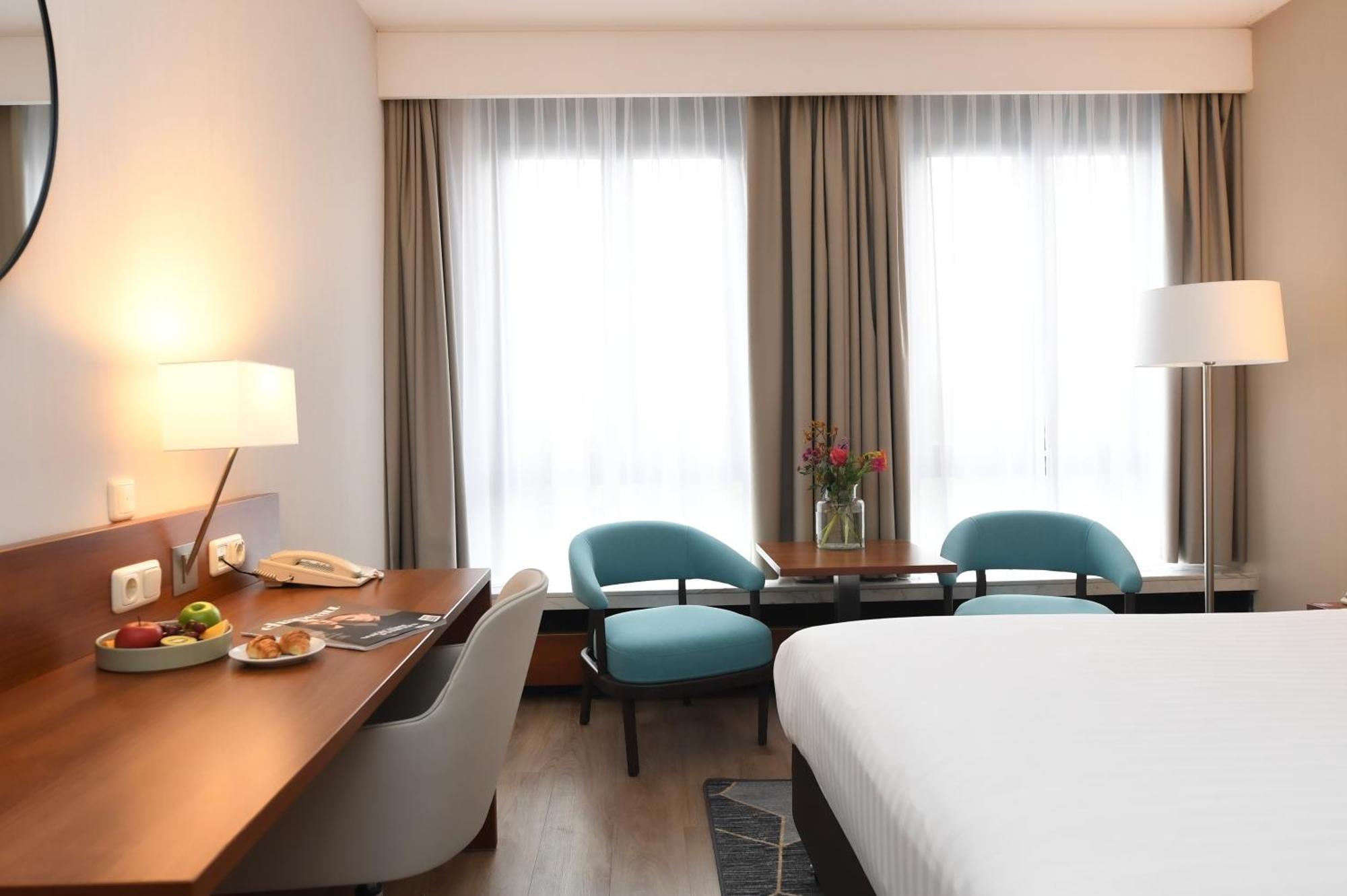 คราวน์ พลาซา มาสทริชท์ Hotel ภายนอก รูปภาพ