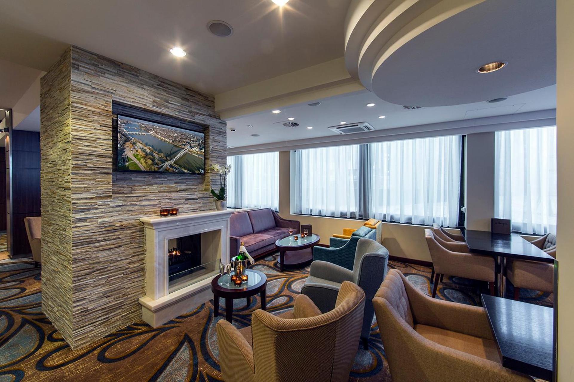 คราวน์ พลาซา มาสทริชท์ Hotel ภายนอก รูปภาพ